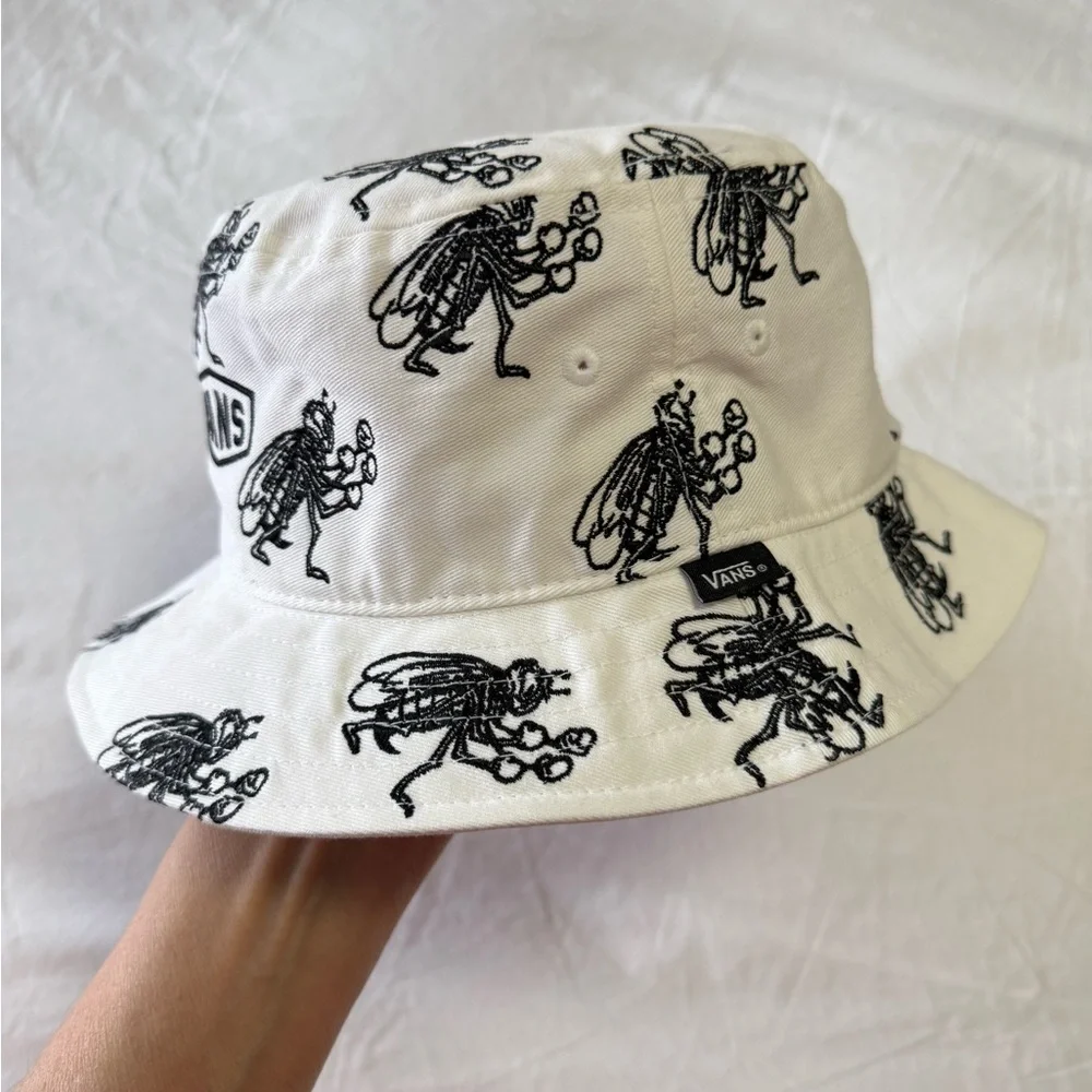 Vans | Unisex | White Black Undertone II Bucket Hat | Boxing Bees | One Size